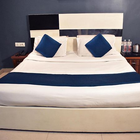 Qotel Hotel Church House Rohini Sector 15 Delhi  Extérieur photo