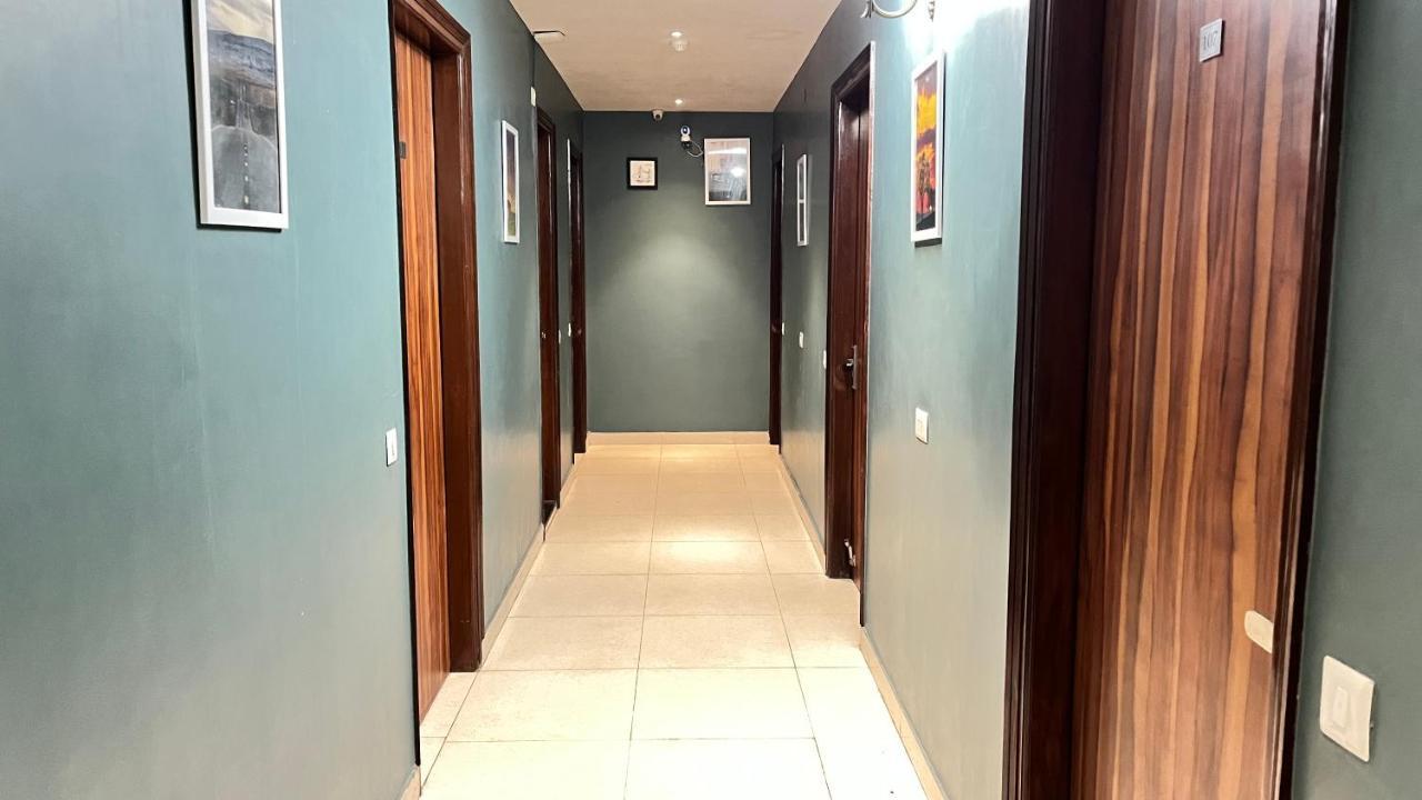 Qotel Hotel Church House Rohini Sector 15 Delhi  Extérieur photo