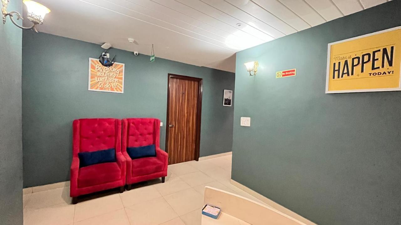 Qotel Hotel Church House Rohini Sector 15 Delhi  Extérieur photo