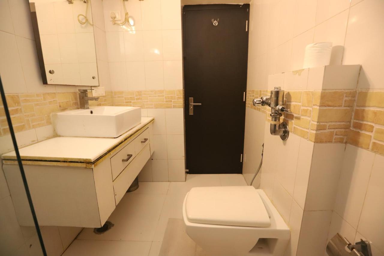 Qotel Hotel Church House Rohini Sector 15 Delhi  Extérieur photo