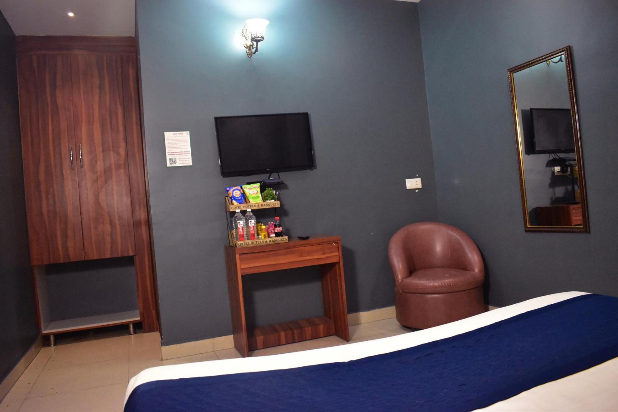 Qotel Hotel Church House Rohini Sector 15 Delhi  Extérieur photo