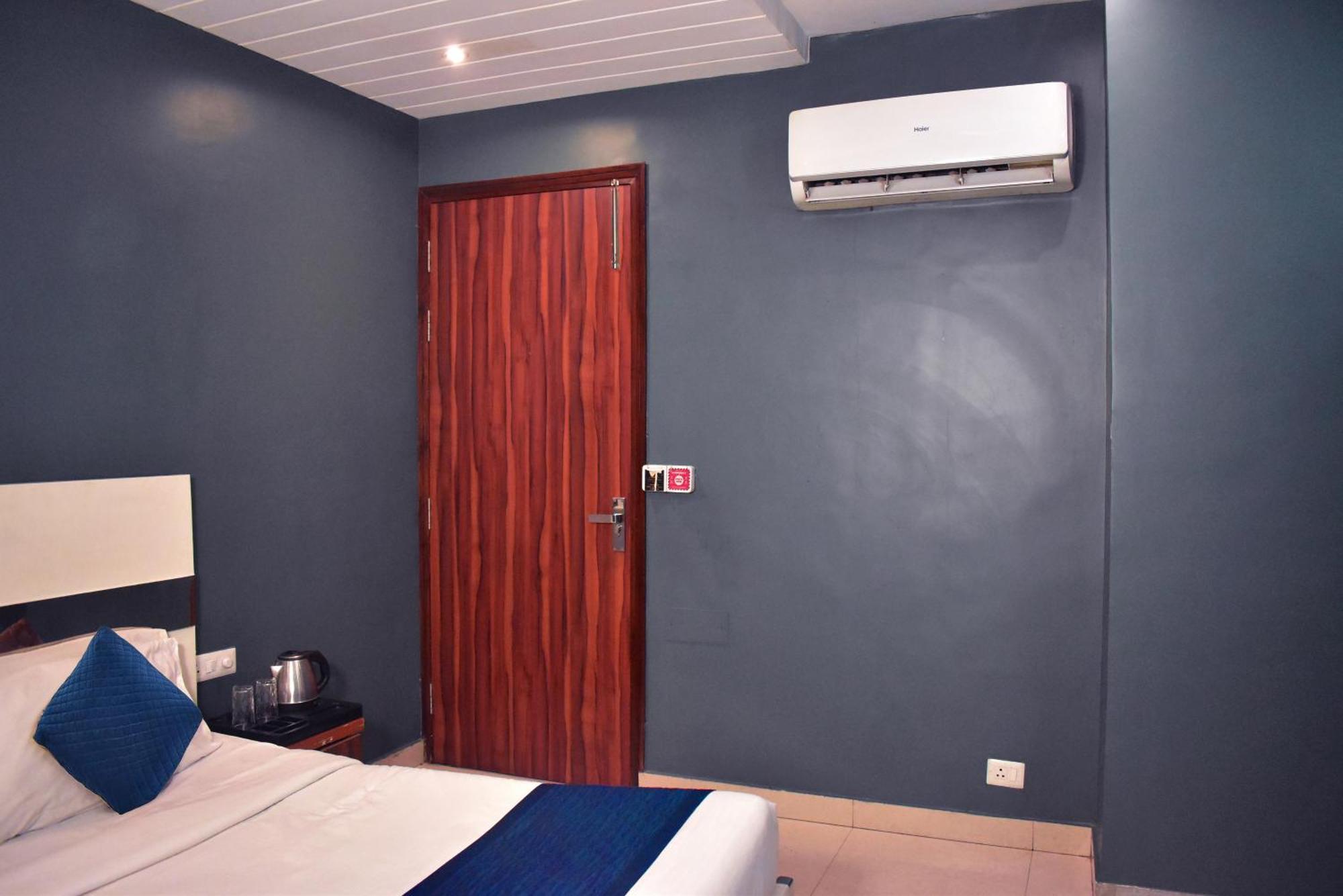 Qotel Hotel Church House Rohini Sector 15 Delhi  Extérieur photo